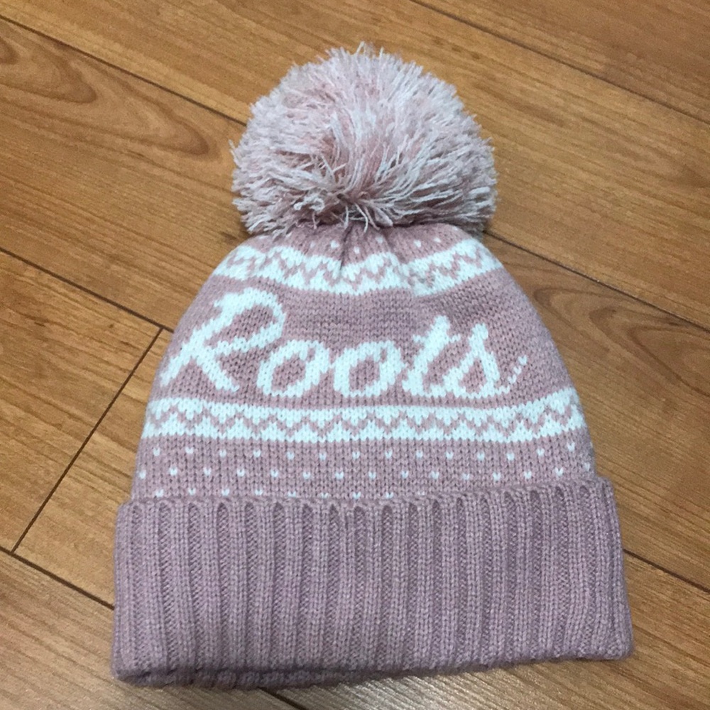 Pink and white Roots knit beanie with pom pom
